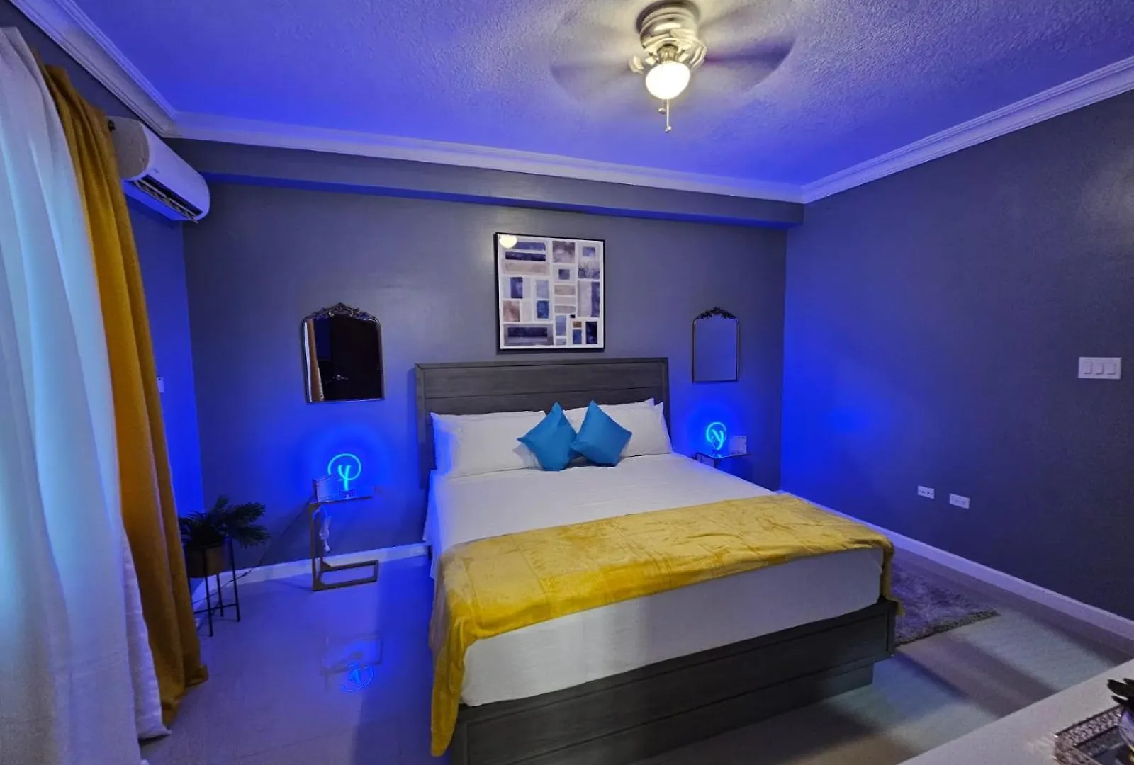 Paradise Haven At Hamptons - -Across From Ac Marriot Hotel Kingston 0*,